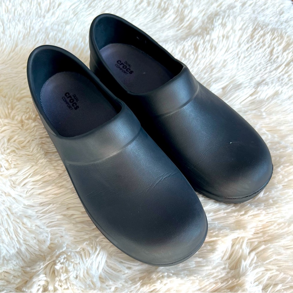 Crocs women Neria pro II work clogs, size 10